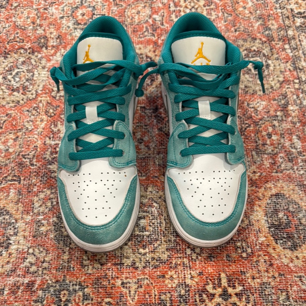 Jordan 1 Low SE New Emerald DN3705301